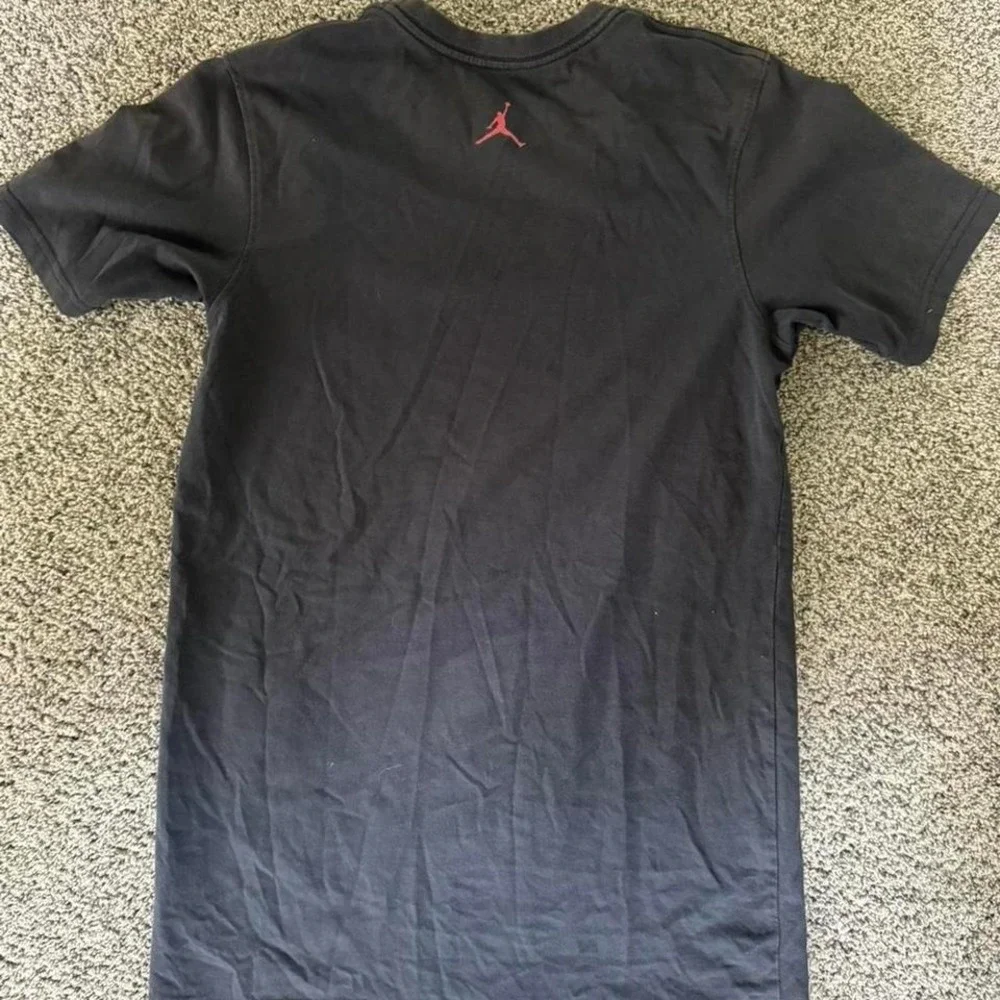 Jordan‎ black t-shirt with red accents #basketball #NBA small